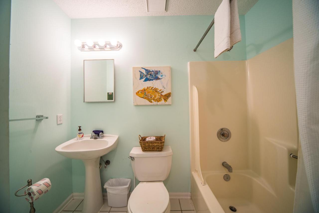 Salty Shack Unit C - Salty Shack - Dog Friendly Home - Across From The Beach - Central Location! Folly Beach Luaran gambar